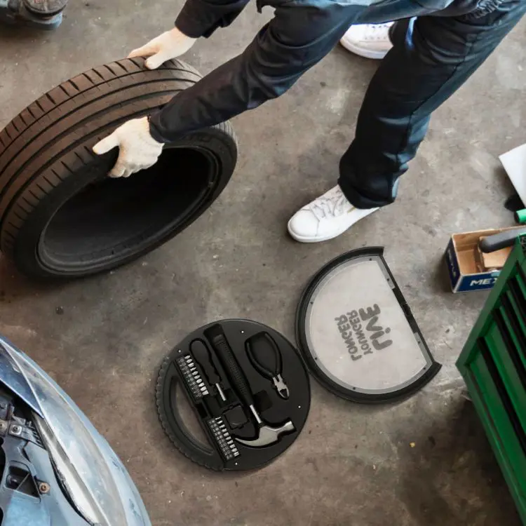 Picture of Car wheel tool kit